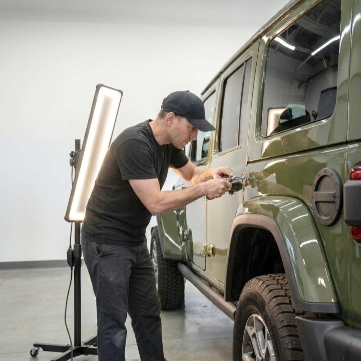 Auto Body Shop jeep tech